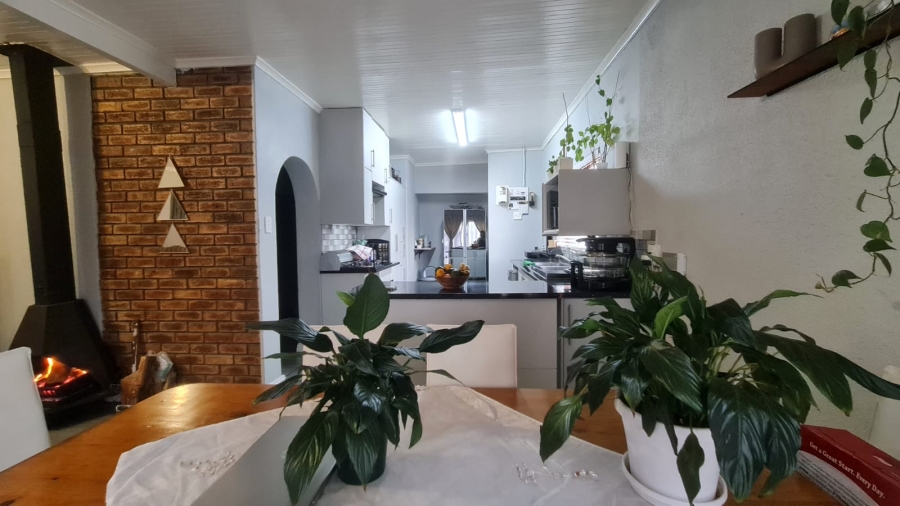 To Let 3 Bedroom Property for Rent in St Dumas Western Cape